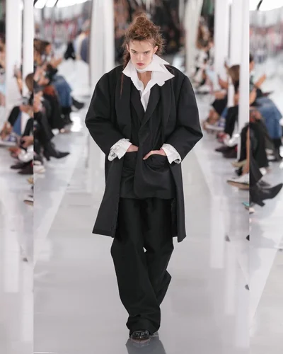 Maison Margiela Co-Ed Xuân-Hè 2024: Vẻ đẹp phi thường từ rác tái chế