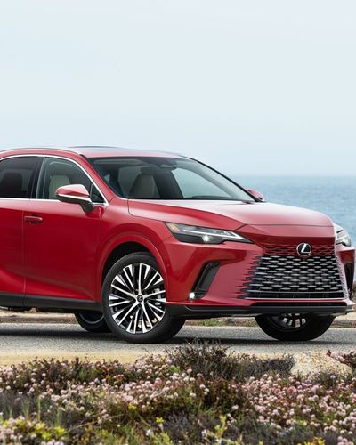 Lexus Việt Nam ra mắt Lexus RX 2023 hoàn toàn mới