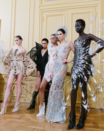 BST Van Herpen Couture Thu Đông 2023 lấy cảm hứng từ hệ sinh thái biển