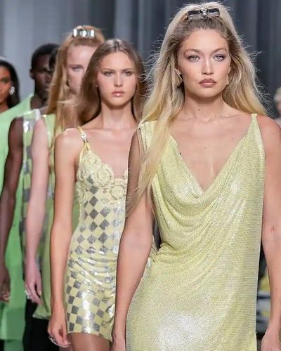 Show diễn Versace Xuân Hè 2024 - Khai mở thời trang cổ điển