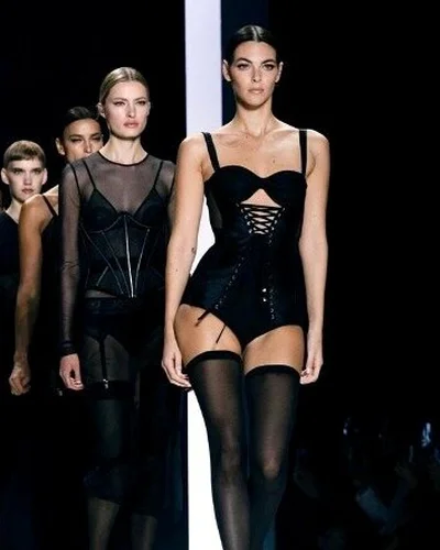 Dolce&Gabbana Xuân Hè 2024 vẻ đẹp cốt lõi gắn liền với mã DNA