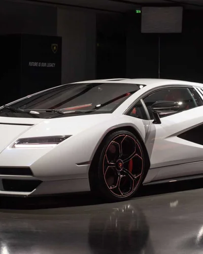 Lamborghini Countach LPI 800 - 4: Huyền thoại tái sinh
