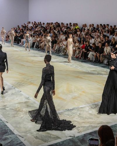 BST Fendi Haute Couture Xuân-Hè 2024: Fendi luôn hướng tới tương lai