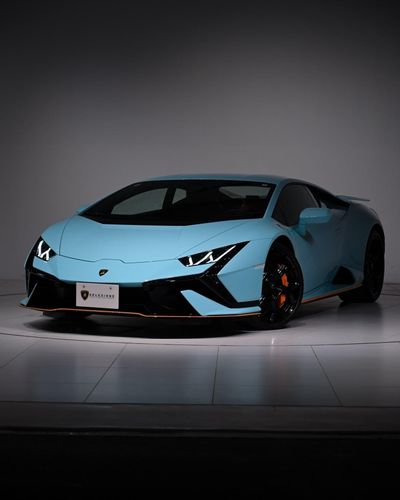 Khách hàng mua xe Lamborghini phải đợi gần một năm mới có thể nhận bàn giao xe