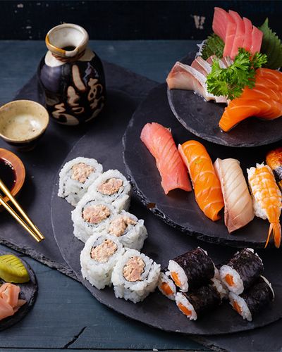 Cùng thưởng thức món sushi hương vị truyền thống Nhật