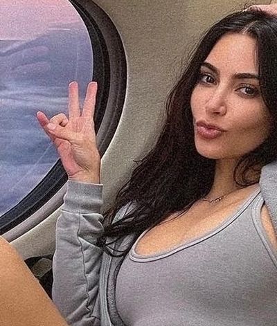 Có gì bên trong máy bay 150 triệu USD của Kim Kardashian?