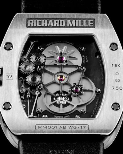 Không phải Rolex hay Patek Philippe, thương hiệu này được coi là "cái bắt tay của tỷ phú", biểu tượng cho địa vị và sự giàu có