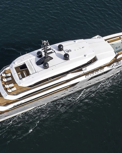 Soi cận cảnh siêu du thuyền Gulf Craft Majesty 175 từ UAE