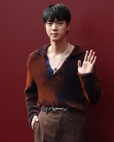 Jin (BTS) tạo ra giá trị truyền thông “cực choáng” cho Gucci thế nào?