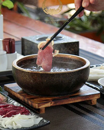 Phở bát đá Ngọc Sơn Palace Tinh hoa ẩm thực Việt