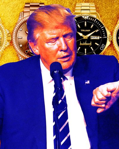Donald Trump bán đồng hồ vàng 100.000 USD