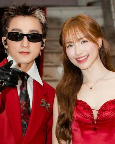 Hòa Minzy đăng ảnh với Sơn Tùng sau 9 năm