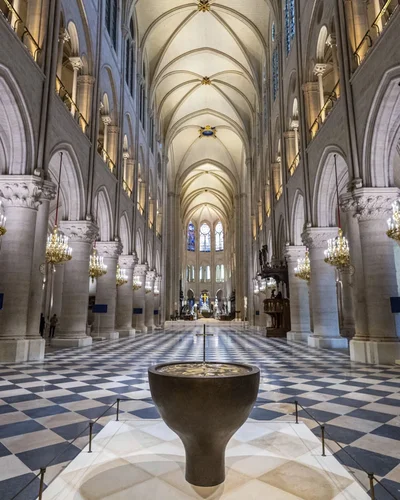 Nhà thờ Notre Dame de Paris mở cửa sau trận cháy lịch sử