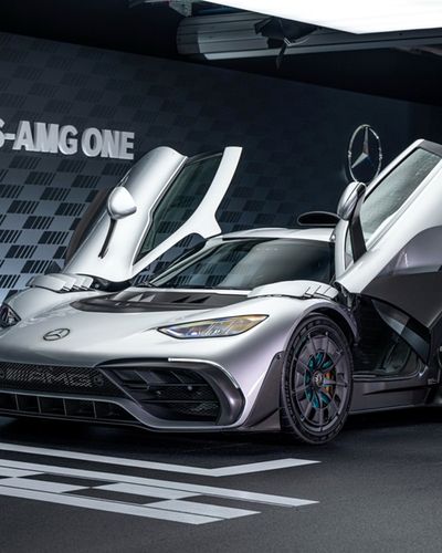“Siêu phẩm” Mercedes-AMG One đầu tiên lên sàn xe cũ