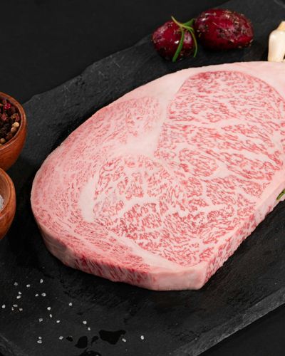 Bò Wagyu A5 Dát Vàng – Khám phá miếng bò “đắt nhất thế giới”