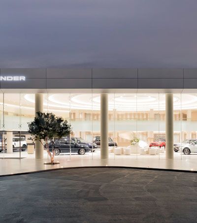 JLR Việt Nam thực hiện hoá chiến lược "Modern Luxury" tại Hà Nội: Ra mắt trung tâm trưng bày theo tiêu chuẩn mới cao nhất