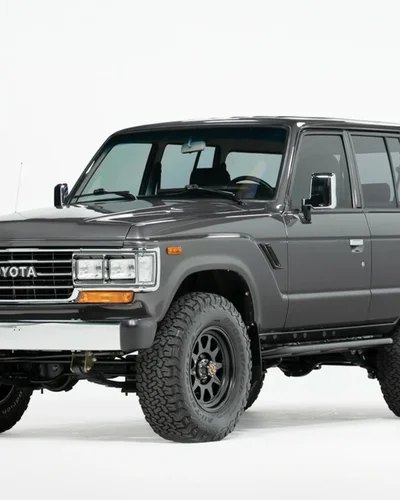 Ngắm chiếc Land Cruiser độ theo phong cách Porsche 911