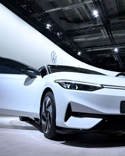 Tầm giá 2 tỷ đồng, lựa chọn SUV 7 cỡ lớn nào cho gia đình tại Việt Nam? Volkswagen như Trấn Thành?