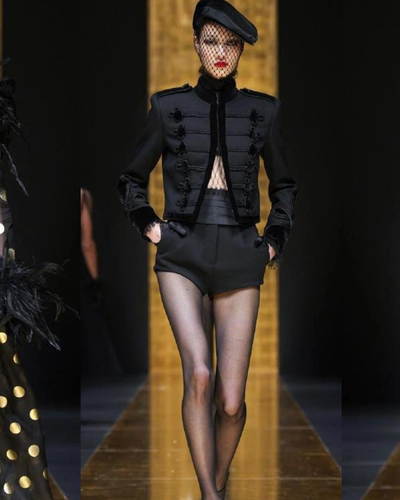 'Vui đùa' cùng tuxedo, D&G tôn vinh vẻ sành điệu trong mỗi người phụ nữ