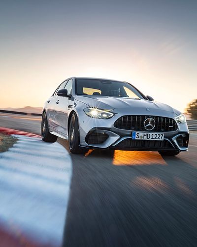 Mercedes-AMG C 63 S E PERFORMANCE: Bứt tốc ở tầng cảm xúc riêng