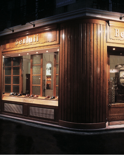 Từ Boutique Berluti đầu tiên trên đường trên đường Rue de Marbeuf – Paris (Pháp)