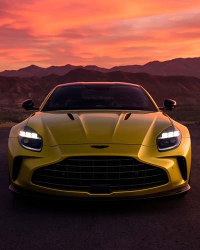 Cận cảnh Vantage 2025: Siêu xe nhanh nhất trong lịch sử 74 năm của Aston Martin