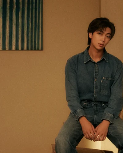 RM (BTS) và NewJeans cạnh tranh khi comeback vào cùng ngày