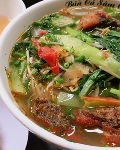 Quán bún 20 năm tuổi Hà Nội ngon thế nào khiến khách Mỹ tự nhận khách ruột