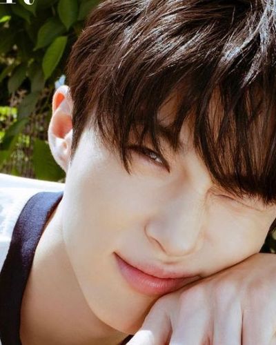 Byeon Woo Seok đắt show nhờ thành công của phim "Cõng anh mà chạy"