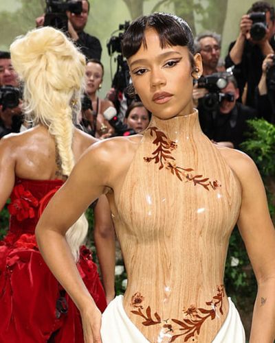 Zendaya, Lana Del Rey dẫn đầu phái "thần rừng" đổ bộ Met Gala 2024