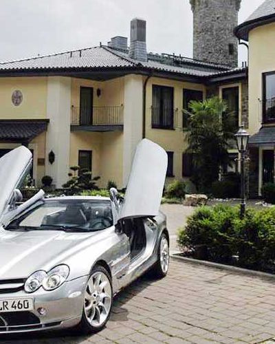 Đại gia giàu "nứt đố đổ vách" với lối sống không mơ nhiều nhà và xe sang