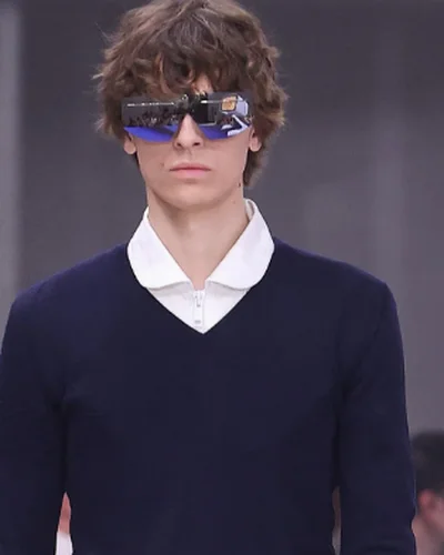 Prada Menswears SS25:"Gần hơn" đến ranh giới của thực tế và mộng tưởng
