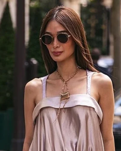 'Ái nữ nhà tài phiệt' Heart Evangelista rạng rỡ tại show thời trang hè