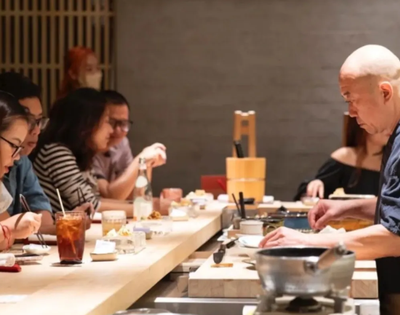 Omakase - Phong cách ăn lạ được Trấn Thành và giới nhà giàu Việt cực ưa chuộng: Không được chọn món, không biết trước giá... nhưng số tiền phải trả gây choáng!