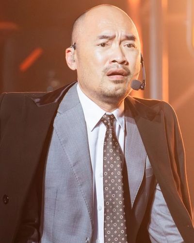 "Thánh meme" Tiến Luật gánh phần vui trong Anh trai vượt ngàn chông gai