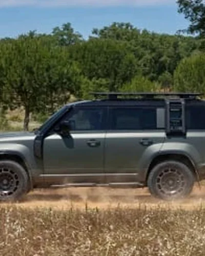 Cận cảnh mẫu Land Rover Defender mạnh nhất từ trước đến nay