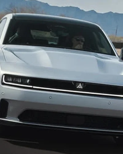 Dodge Charger Daytona 2024 có giá gần 60.000 USD