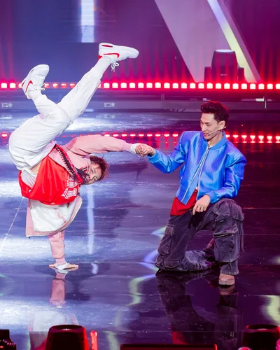 Màn freestyle battle cực đỉnh của hội anh trai "giấu nghề"
