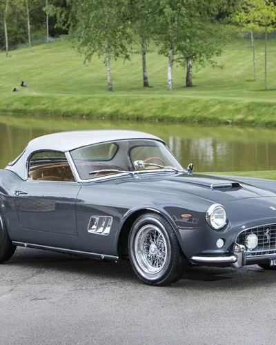 Chiếc Ferrari này bán cho đại gia chịu chơi với giá quy đổi tới 425 tỷ đồng: Chỉ có 56 chiếc, từng chạy trên nhiều đường đua