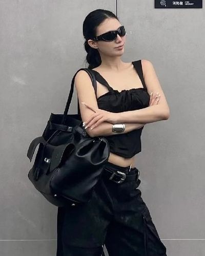 Bel Air của Balenciaga: Điểm nhấn Cyberpunk mới trong giới thời trang