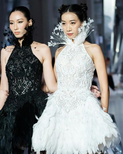 Chung Thanh Phong hiện thực hóa giấc mơ thời trang với 80 thiết kế Haute Couture limited