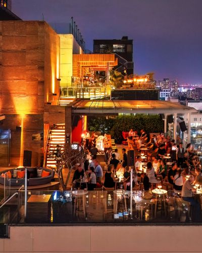 Sài Gòn thu nhỏ trong tầm mắt với 5 rooftop đỉnh cao cho những "tâm hồn xê dịch"