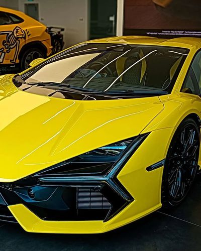 Loạt siêu xe Lamborghini Revuelto có mặt tại Singapore