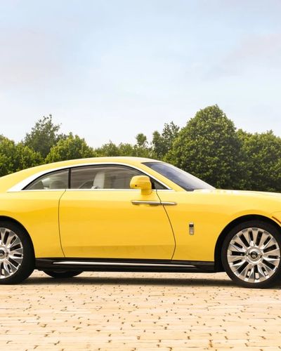 Rolls-Royce Spectre Semaphore sở hữu phối màu độc nhất thế giới