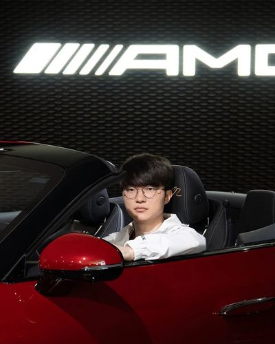 Faker được tặng Mercedes-AMG SL 63 4MATIC+