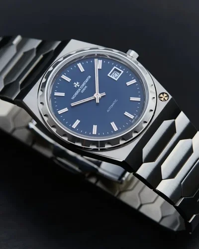 Đồng hồ 311.000 USD chia đôi mặt số