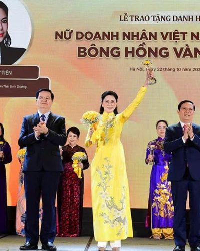 CEO Lê Hồng Thủy Tiên – Nữ lãnh đạo IPPG được vinh danh Top 10 “Bông Hồng Vàng Việt Nam 2025”