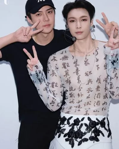 Các thành viên EXO hội ngộ tại concert của Trương Nghệ Hưng