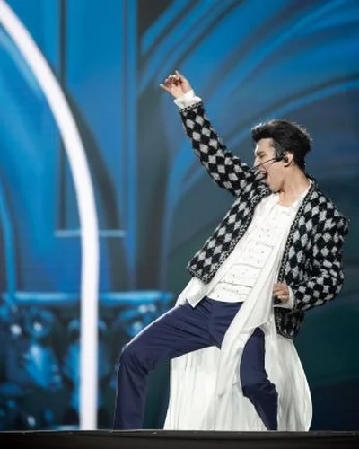 Dimash Kudaibergen: Tại sao cả thế giới “phát cuồng” trước một giọng hát?