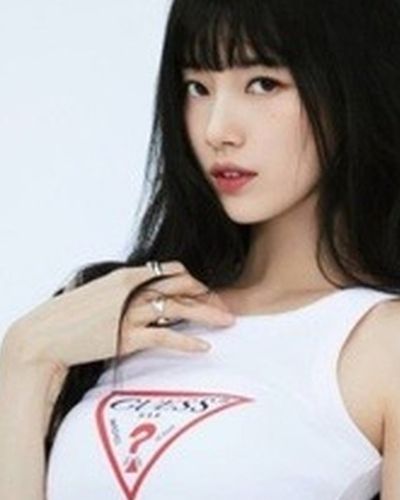 Hình ảnh Suzy chạy bộ ở hồ Tây